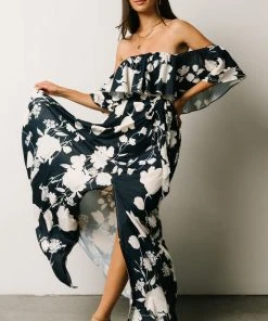Soi Dresses Berlynn Off Shoulder Maxi Dress | Dark Blue Floral