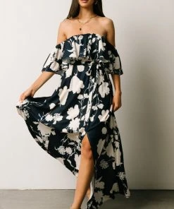 Soi Dresses Berlynn Off Shoulder Maxi Dress | Dark Blue Floral