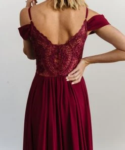 Soi Dresses Bianca Lace Maxi Dress | Wine