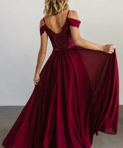 Soi Dresses Bianca Lace Maxi Dress | Wine