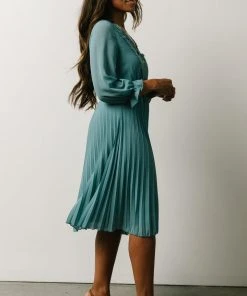 POL Brinley Pleated Dress | Blue Dresses