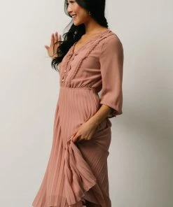 POL Dresses Brinley Pleated Dress | Dusty Mauve