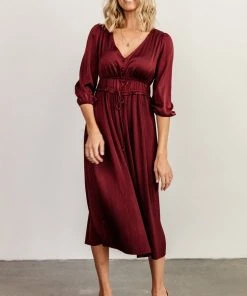 POL Dresses Gabriella Satin Midi Dress | Merlot
