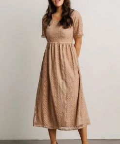 POL Dresses Kody Lace Dress | Sand
