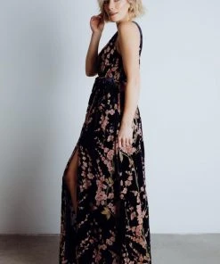 BB Custom Dresses Lennon Velvet Maxi Dress | Blue Floral