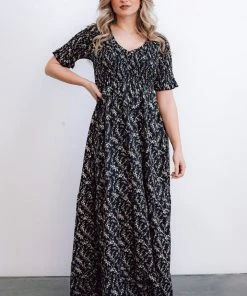 POL Lotta Smocked Maxi Dress | Black Floral Dresses