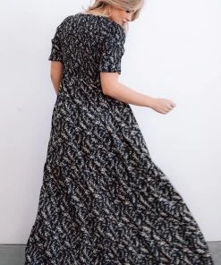 POL Lotta Smocked Maxi Dress | Black Floral Dresses