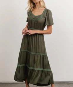 POL Lumi Tiered Maxi Dress | Dusty Green Dresses