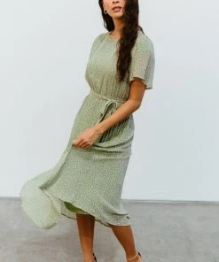 POL Dresses Prim Pleated Dress | Olive Print