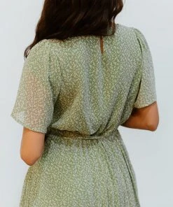 POL Dresses Prim Pleated Dress | Olive Print