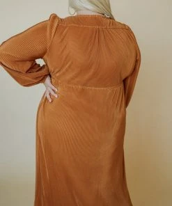 BB Custom Venus Pleated Maxi Dress | Saffron Dresses