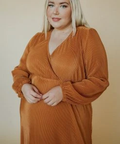 BB Custom Venus Pleated Maxi Dress | Saffron Dresses