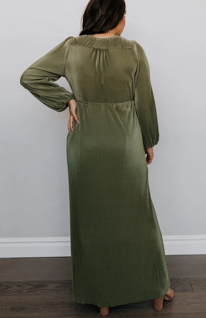 BB Custom Dresses Venus Pleated Maxi Dress | Sage 9 BB Custom Dresses Venus Pleated Maxi Dress | Sage